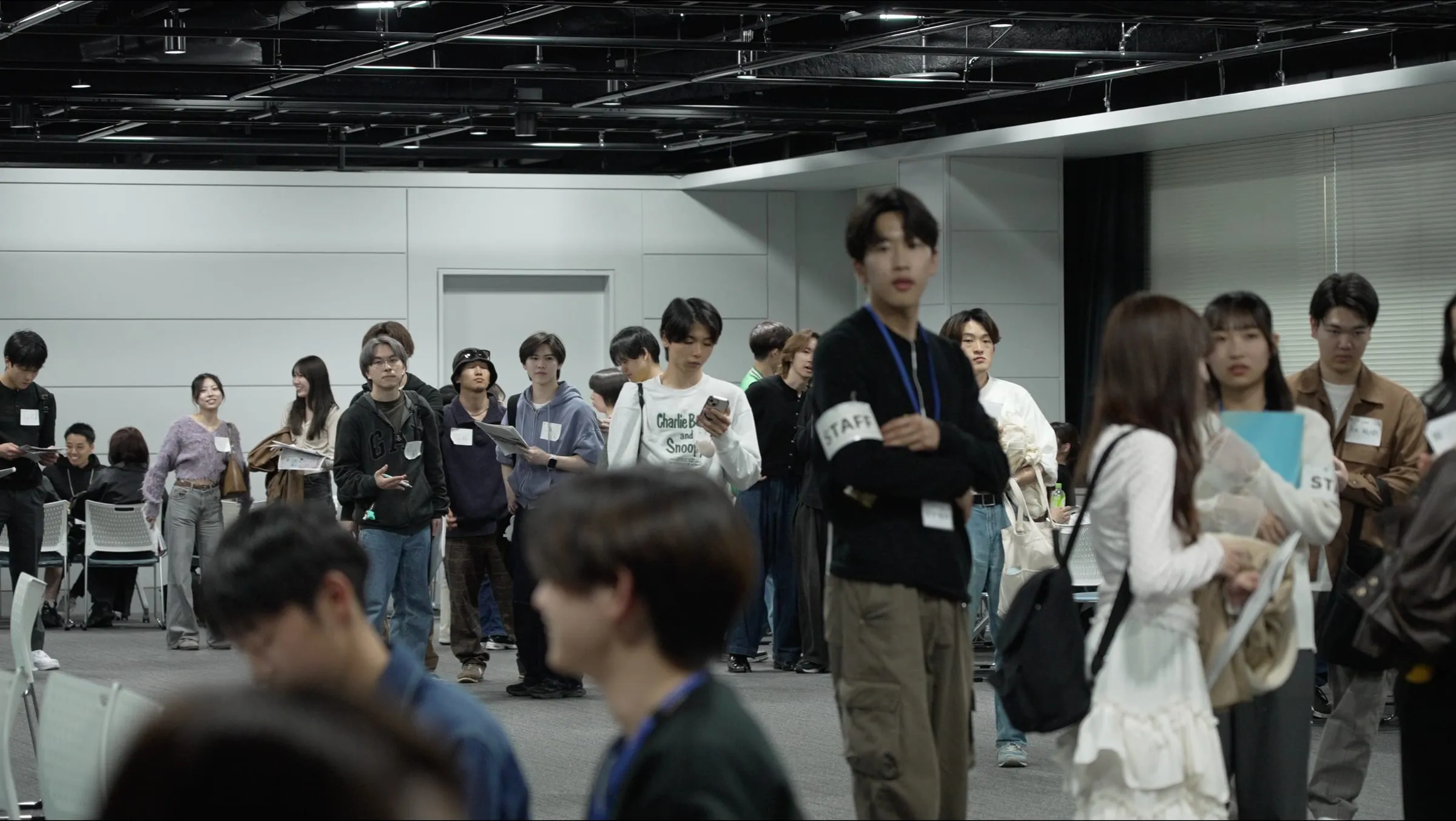 企業ブースを回る学生で賑わう会場